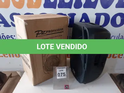 LOTE 075 - 01 CAIXA DE SOM PASSIVA MARCA PZ PRO ÁUDIO. (NO ESTADO) ATENÇÃO! FAZER A VISITAÇÃO ANTES DE ARREMATAR, NÃO SABEMOS SE FUNCIONA. LEILÃO NÃO TEM GARANTIA E NEM DEVOLUÇÃO, SUJEITO A POSSÍVEIS AVARIAS VISÍVEIS/OCULTAS E/OU AUSÊNCIA DE COMPONENTES.