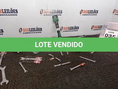 LOTE 035 - 01 LOTE C/VÁRIAS CHAVES MARCAS E MODELOS DIVERSOS(NOVO). (NO ESTADO) ATENÇÃO! FAZER A VISITAÇÃO ANTES DE ARREMATAR, NÃO SABEMOS SE FUNCIONA. LEILÃO NÃO TEM GARANTIA E NEM DEVOLUÇÃO, SUJEITO A POSSÍVEIS AVARIAS VISÍVEIS/OCULTAS E/OU AUSÊNCIA DE COMPONENTES.