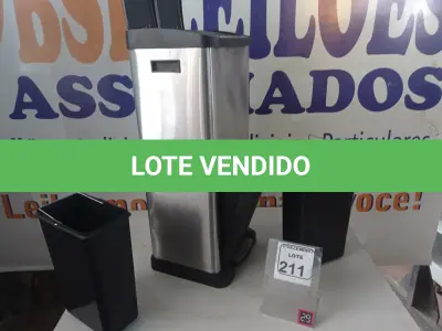 LOTE 211 - 01 LIXEIRA EM INOX C/PEDAL E 03 COMPARTIMENTOS. (NO ESTADO) ATENÇÃO! FAZER A VISITAÇÃO ANTES DE ARREMATAR, NÃO SABEMOS SE FUNCIONA. LEILÃO NÃO TEM GARANTIA E NEM DEVOLUÇÃO, SUJEITO A POSSÍVEIS AVARIAS VISÍVEIS/OCULTAS E/OU AUSÊNCIA DE COMPONENTES.