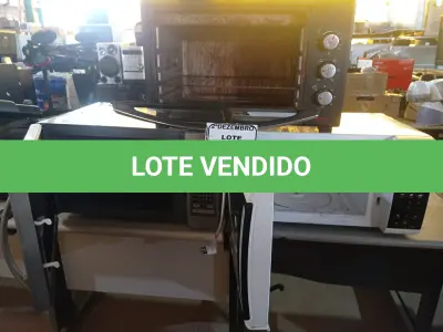 LOTE 296 - 02 MICRO-ONDAS S/PRATO E 01 FORNO ELÉTRICO MARCAS E MODELOS DIVERSOS. (NO ESTADO) ATENÇÃO! FAZER A VISITAÇÃO ANTES DE ARREMATAR, NÃO SABEMOS SE FUNCIONA. LEILÃO NÃO TEM GARANTIA E NEM DEVOLUÇÃO, SUJEITO A POSSÍVEIS AVARIAS VISÍVEIS/OCULTAS E/OU AUSÊNCIA DE COMPONENTES.