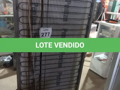 LOTE 277 - 01 GELADEIRA MARCA BOSCH. (NO ESTADO) ATENÇÃO! FAZER A VISITAÇÃO ANTES DE ARREMATAR, NÃO SABEMOS SE FUNCIONA. LEILÃO NÃO TEM GARANTIA E NEM DEVOLUÇÃO, SUJEITO A POSSÍVEIS AVARIAS VISÍVEIS/OCULTAS E/OU AUSÊNCIA DE COMPONENTES.