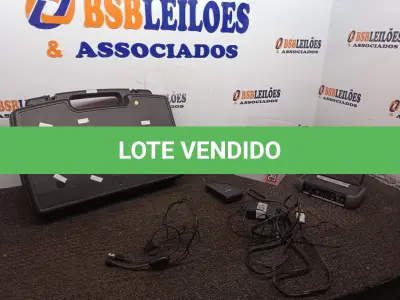 LOTE 038 - 01 RECEIVER WIRELESS C/MICROFONE E FONTE MARCA SHURE. (NO ESTADO) ATENÇÃO! FAZER A VISITAÇÃO ANTES DE ARREMATAR, NÃO SABEMOS SE FUNCIONA. LEILÃO NÃO TEM GARANTIA E NEM DEVOLUÇÃO, SUJEITO A POSSÍVEIS AVARIAS VISÍVEIS/OCULTAS E/OU AUSÊNCIA DE COMPONENTES.