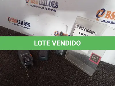 LOTE 242 - 04 RÁDIOS COMUNICADORES MARCA MOTOROLA C/AVARIAS. (NO ESTADO) ATENÇÃO! FAZER A VISITAÇÃO ANTES DE ARREMATAR, NÃO SABEMOS SE FUNCIONA. LEILÃO NÃO TEM GARANTIA E NEM DEVOLUÇÃO, SUJEITO A POSSÍVEIS AVARIAS VISÍVEIS/OCULTAS E/OU AUSÊNCIA DE COMPONENTES.