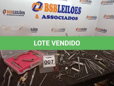 LOTE 007 - 01 LOTE C/MATERIAIS ODONTOLÓGICOS DIVERSOS. (NO ESTADO) ATENÇÃO! FAZER A VISITAÇÃO ANTES DE ARREMATAR, NÃO SABEMOS SE FUNCIONA. LEILÃO NÃO TEM GARANTIA E NEM DEVOLUÇÃO, SUJEITO A POSSÍVEIS AVARIAS VISÍVEIS/OCULTAS E/OU AUSÊNCIA DE COMPONENTES.