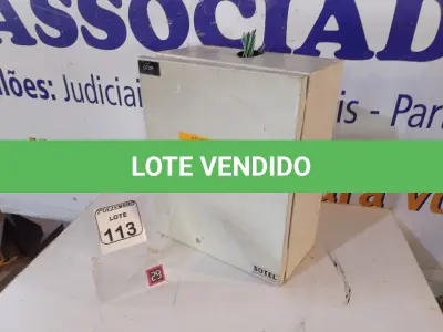 LOTE 113 - 01 QUADRO ELÉTRICO DE FERRO VAZIO. (NO ESTADO) ATENÇÃO! FAZER A VISITAÇÃO ANTES DE ARREMATAR, NÃO SABEMOS SE FUNCIONA. LEILÃO NÃO TEM GARANTIA E NEM DEVOLUÇÃO, SUJEITO A POSSÍVEIS AVARIAS VISÍVEIS/OCULTAS E/OU AUSÊNCIA DE COMPONENTES.