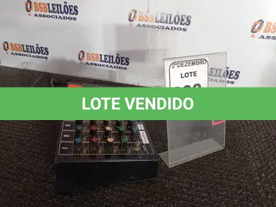 LOTE 232 - 01 MESA DE SOM ÁUDIO MIXER MARCA CICLOTRON MODELO AM-6R. (NO ESTADO) ATENÇÃO! FAZER A VISITAÇÃO ANTES DE ARREMATAR, NÃO SABEMOS SE FUNCIONA. LEILÃO NÃO TEM GARANTIA E NEM DEVOLUÇÃO, SUJEITO A POSSÍVEIS AVARIAS VISÍVEIS/OCULTAS E/OU AUSÊNCIA DE COMPONENTES.