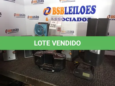 LOTE 228 - 01 LOTE C/VÁRIAS CAIXAS DE SOM MARCAS E MODELOS DIVERSOS. (NO ESTADO) ATENÇÃO! FAZER A VISITAÇÃO ANTES DE ARREMATAR, NÃO SABEMOS SE FUNCIONA. LEILÃO NÃO TEM GARANTIA E NEM DEVOLUÇÃO, SUJEITO A POSSÍVEIS AVARIAS VISÍVEIS/OCULTAS E/OU AUSÊNCIA DE COMPONENTES.
