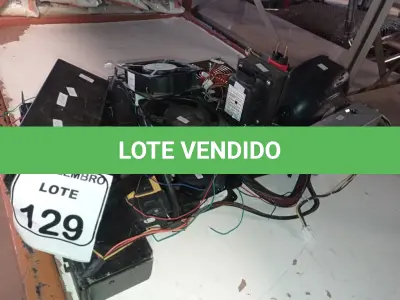 LOTE 129 - 01 LOTE C/VÁRIOS COOLERS, FONTES P/ PC E MATERIAIS DIVERSOS. (NO ESTADO) ATENÇÃO! FAZER A VISITAÇÃO ANTES DE ARREMATAR, NÃO SABEMOS SE FUNCIONA. LEILÃO NÃO TEM GARANTIA E NEM DEVOLUÇÃO, SUJEITO A POSSÍVEIS AVARIAS VISÍVEIS/OCULTAS E/OU AUSÊNCIA DE COMPONENTES.