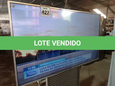 LOTE 427 - 01 TV 55” MARCA PHILCO. (NO ESTADO) ATENÇÃO! FAZER A VISITAÇÃO ANTES DE ARREMATAR, NÃO SABEMOS SE FUNCIONA. LEILÃO NÃO TEM GARANTIA E NEM DEVOLUÇÃO, SUJEITO A POSSÍVEIS AVARIAS VISÍVEIS/OCULTAS E/OU AUSÊNCIA DE COMPONENTES.