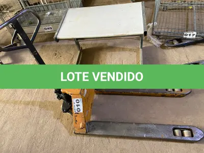 LOTE 010 - 01 - PALETEIRA HIDRÁULICA MANUAL (NO ESTADO, NÃO SABEMOS SE FUNCIONA. LEILÃO NÃO TEM GARANTIA E NEM DEVOLUÇÃO, SUJEITO A POSSÍVEIS AVARIAS VISÍVEIS/OCULTAS E/OU AUSÊNCIA DE COMPONENTES)
