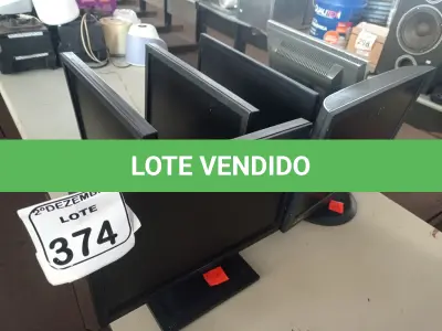 LOTE 374 - 06 MONITORES LCD MARCAS E MODELOS DIVERSOS. (NO ESTADO) ATENÇÃO! FAZER A VISITAÇÃO ANTES DE ARREMATAR, NÃO SABEMOS SE FUNCIONA. LEILÃO NÃO TEM GARANTIA E NEM DEVOLUÇÃO, SUJEITO A POSSÍVEIS AVARIAS VISÍVEIS/OCULTAS E/OU AUSÊNCIA DE COMPONENTES.