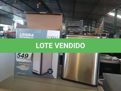 LOTE 549 - 01 LIXEIRA EM INOX COM PEDAL 5L MARCA MOOD. (NO ESTADO) ATENÇÃO! FAZER A VISITAÇÃO ANTES DE ARREMATAR, NÃO SABEMOS SE FUNCIONA. LEILÃO NÃO TEM GARANTIA E NEM DEVOLUÇÃO, SUJEITO A POSSÍVEIS AVARIAS VISÍVEIS/OCULTAS E/OU AUSÊNCIA DE COMPONENTES.