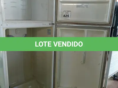LOTE 425 - 01 GELADEIRA MARCA ELECTROLUX. (NO ESTADO) ATENÇÃO! FAZER A VISITAÇÃO ANTES DE ARREMATAR, NÃO SABEMOS SE FUNCIONA. LEILÃO NÃO TEM GARANTIA E NEM DEVOLUÇÃO, SUJEITO A POSSÍVEIS AVARIAS VISÍVEIS/OCULTAS E/OU AUSÊNCIA DE COMPONENTES.