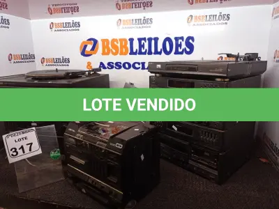 LOTE 317 - 02 TOCA DISCOS E 01 RECEIVER E 01 TOCA CDS C/AVARIAS MARCAS E MODELOS DIVERSOS. (NO ESTADO) ATENÇÃO! FAZER A VISITAÇÃO ANTES DE ARREMATAR, NÃO SABEMOS SE FUNCIONA. LEILÃO NÃO TEM GARANTIA E NEM DEVOLUÇÃO, SUJEITO A POSSÍVEIS AVARIAS VISÍVEIS/OCULTAS E/OU AUSÊNCIA DE COMPONENTES.
