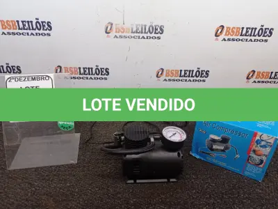 LOTE 417 - 01 MINI COMPRESSOR DE AR VEICULAR DC12V. (NO ESTADO) ATENÇÃO! FAZER A VISITAÇÃO ANTES DE ARREMATAR, NÃO SABEMOS SE FUNCIONA. LEILÃO NÃO TEM GARANTIA E NEM DEVOLUÇÃO, SUJEITO A POSSÍVEIS AVARIAS VISÍVEIS/OCULTAS E/OU AUSÊNCIA DE COMPONENTES.