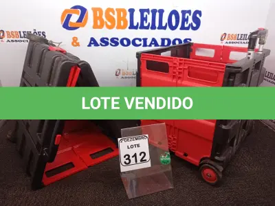 LOTE 312 - 02 CARRINHOS DOBRÁVEIS P/TRANSPORTE DE PLÁSTICO. (NO ESTADO) ATENÇÃO! FAZER A VISITAÇÃO ANTES DE ARREMATAR, NÃO SABEMOS SE FUNCIONA. LEILÃO NÃO TEM GARANTIA E NEM DEVOLUÇÃO, SUJEITO A POSSÍVEIS AVARIAS VISÍVEIS/OCULTAS E/OU AUSÊNCIA DE COMPONENTES.