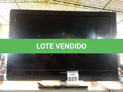 LOTE 523 - 01 TV 40” MARCA SONY. (NO ESTADO) ATENÇÃO! FAZER A VISITAÇÃO ANTES DE ARREMATAR, NÃO SABEMOS SE FUNCIONA. LEILÃO NÃO TEM GARANTIA E NEM DEVOLUÇÃO, SUJEITO A POSSÍVEIS AVARIAS VISÍVEIS/OCULTAS E/OU AUSÊNCIA DE COMPONENTES.