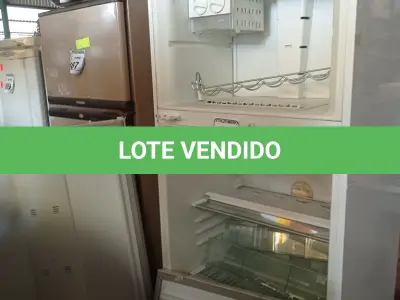 LOTE 466 - 01 GELADEIRA MARCA BOSCH P/RETIRADA DE PEÇAS. (NO ESTADO) ATENÇÃO! FAZER A VISITAÇÃO ANTES DE ARREMATAR, NÃO SABEMOS SE FUNCIONA. LEILÃO NÃO TEM GARANTIA E NEM DEVOLUÇÃO, SUJEITO A POSSÍVEIS AVARIAS VISÍVEIS/OCULTAS E/OU AUSÊNCIA DE COMPONENTES.