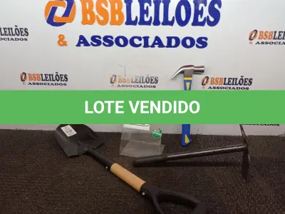 LOTE 422 - 01 MARTELO, 01 MINI PÁ E 01 SACHO P/JARDIM(NOVO). (NO ESTADO) ATENÇÃO! FAZER A VISITAÇÃO ANTES DE ARREMATAR, NÃO SABEMOS SE FUNCIONA. LEILÃO NÃO TEM GARANTIA E NEM DEVOLUÇÃO, SUJEITO A POSSÍVEIS AVARIAS VISÍVEIS/OCULTAS E/OU AUSÊNCIA DE COMPONENTES.