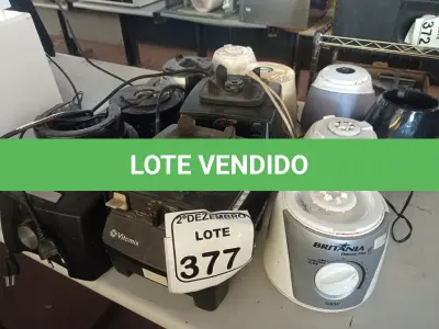 LOTE 377 - 11 BASES DE LIQUIDIFICADORES MARCAS E MODELOS DIVERSOS. (NO ESTADO) ATENÇÃO! FAZER A VISITAÇÃO ANTES DE ARREMATAR, NÃO SABEMOS SE FUNCIONA. LEILÃO NÃO TEM GARANTIA E NEM DEVOLUÇÃO, SUJEITO A POSSÍVEIS AVARIAS VISÍVEIS/OCULTAS E/OU AUSÊNCIA DE COMPONENTES.