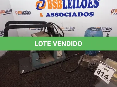 LOTE 314 - 01 MOTOR DE PORTÃO INCOMPLETO MARCA ROSSI E 01 MÁQUINA DE ESTAMPAR BONÉ MARCA RIMAQ. (NO ESTADO) ATENÇÃO! FAZER A VISITAÇÃO ANTES DE ARREMATAR, NÃO SABEMOS SE FUNCIONA. LEILÃO NÃO TEM GARANTIA E NEM DEVOLUÇÃO, SUJEITO A POSSÍVEIS AVARIAS VISÍVEIS/OCULTAS E/OU AUSÊNCIA DE COMPONENTES.