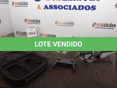LOTE 403 - 01 DRONE COM CASE DA MARCA ZYMA. (NO ESTADO) ATENÇÃO! FAZER A VISITAÇÃO ANTES DE ARREMATAR, NÃO SABEMOS SE FUNCIONA. LEILÃO NÃO TEM GARANTIA E NEM DEVOLUÇÃO, SUJEITO A POSSÍVEIS AVARIAS VISÍVEIS/OCULTAS E/OU AUSÊNCIA DE COMPONENTES.