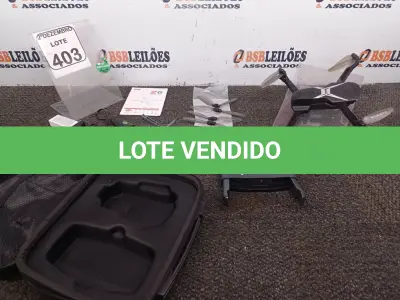 LOTE 403 - 01 DRONE COM CASE DA MARCA ZYMA. (NO ESTADO) ATENÇÃO! FAZER A VISITAÇÃO ANTES DE ARREMATAR, NÃO SABEMOS SE FUNCIONA. LEILÃO NÃO TEM GARANTIA E NEM DEVOLUÇÃO, SUJEITO A POSSÍVEIS AVARIAS VISÍVEIS/OCULTAS E/OU AUSÊNCIA DE COMPONENTES.
