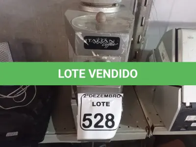 LOTE 528 - 01 CAFETEIRA INCOMPLETA. (NO ESTADO) ATENÇÃO! FAZER A VISITAÇÃO ANTES DE ARREMATAR, NÃO SABEMOS SE FUNCIONA. LEILÃO NÃO TEM GARANTIA E NEM DEVOLUÇÃO, SUJEITO A POSSÍVEIS AVARIAS VISÍVEIS/OCULTAS E/OU AUSÊNCIA DE COMPONENTES.