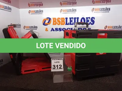 LOTE 312 - 02 CARRINHOS DOBRÁVEIS P/TRANSPORTE DE PLÁSTICO. (NO ESTADO) ATENÇÃO! FAZER A VISITAÇÃO ANTES DE ARREMATAR, NÃO SABEMOS SE FUNCIONA. LEILÃO NÃO TEM GARANTIA E NEM DEVOLUÇÃO, SUJEITO A POSSÍVEIS AVARIAS VISÍVEIS/OCULTAS E/OU AUSÊNCIA DE COMPONENTES.