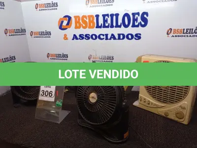 LOTE 306 - 04 VENTILADORES MARCAS E MODELOS DIVERSOS. (NO ESTADO) ATENÇÃO! FAZER A VISITAÇÃO ANTES DE ARREMATAR, NÃO SABEMOS SE FUNCIONA. LEILÃO NÃO TEM GARANTIA E NEM DEVOLUÇÃO, SUJEITO A POSSÍVEIS AVARIAS VISÍVEIS/OCULTAS E/OU AUSÊNCIA DE COMPONENTES.