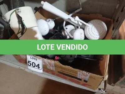 LOTE 504 - 01 LOTE C/ VÁRIOS HEADSETS E CHUVEIROS MARCAS E MODELOS DIVERSOS.  (NO ESTADO) ATENÇÃO! FAZER A VISITAÇÃO ANTES DE ARREMATAR, NÃO SABEMOS SE FUNCIONA. LEILÃO NÃO TEM GARANTIA E NEM DEVOLUÇÃO, SUJEITO A POSSÍVEIS AVARIAS VISÍVEIS/OCULTAS E/OU AUSÊNCIA DE COMPONENTES.