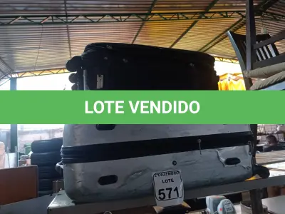 LOTE 571 - 02 MALAS C/RODINHAS MODELOS DIVERSOS. (NO ESTADO) ATENÇÃO! FAZER A VISITAÇÃO ANTES DE ARREMATAR, NÃO SABEMOS SE FUNCIONA. LEILÃO NÃO TEM GARANTIA E NEM DEVOLUÇÃO, SUJEITO A POSSÍVEIS AVARIAS VISÍVEIS/OCULTAS E/OU AUSÊNCIA DE COMPONENTES.