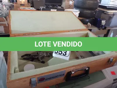 LOTE 553 - 01 CAIXA DE MADEIRA P/MATERIAIS DE LABORATÓRIO. (NO ESTADO) ATENÇÃO! FAZER A VISITAÇÃO ANTES DE ARREMATAR, NÃO SABEMOS SE FUNCIONA. LEILÃO NÃO TEM GARANTIA E NEM DEVOLUÇÃO, SUJEITO A POSSÍVEIS AVARIAS VISÍVEIS/OCULTAS E/OU AUSÊNCIA DE COMPONENTES.