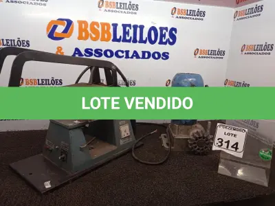 LOTE 314 - 01 MOTOR DE PORTÃO INCOMPLETO MARCA ROSSI E 01 MÁQUINA DE ESTAMPAR BONÉ MARCA RIMAQ. (NO ESTADO) ATENÇÃO! FAZER A VISITAÇÃO ANTES DE ARREMATAR, NÃO SABEMOS SE FUNCIONA. LEILÃO NÃO TEM GARANTIA E NEM DEVOLUÇÃO, SUJEITO A POSSÍVEIS AVARIAS VISÍVEIS/OCULTAS E/OU AUSÊNCIA DE COMPONENTES.