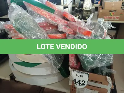 LOTE 442 - 02 CREPERIAS MARCAS E MODELOS DIVERSOS E DIVERSOS NÚMEROS E LETRAS DECORATIVOS DE FERRO P/PAREDE. (NO ESTADO) ATENÇÃO! FAZER A VISITAÇÃO ANTES DE ARREMATAR, NÃO SABEMOS SE FUNCIONA. LEILÃO NÃO TEM GARANTIA E NEM DEVOLUÇÃO, SUJEITO A POSSÍVEIS AVARIAS VISÍVEIS/OCULTAS E/OU AUSÊNCIA DE COMPONENTES.