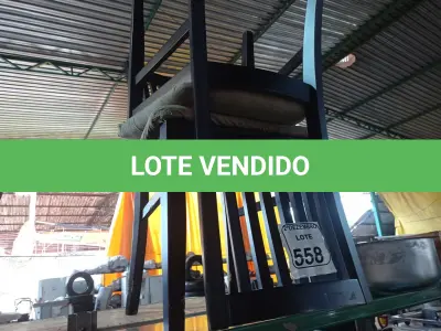 LOTE 558 - 02 CADEIRAS EM MADEIRA C/ASSENTO ESTOFADO. (NO ESTADO) ATENÇÃO! FAZER A VISITAÇÃO ANTES DE ARREMATAR, NÃO SABEMOS SE FUNCIONA. LEILÃO NÃO TEM GARANTIA E NEM DEVOLUÇÃO, SUJEITO A POSSÍVEIS AVARIAS VISÍVEIS/OCULTAS E/OU AUSÊNCIA DE COMPONENTES.