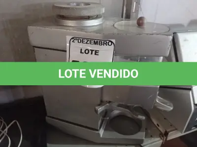 LOTE 528 - 01 CAFETEIRA INCOMPLETA. (NO ESTADO) ATENÇÃO! FAZER A VISITAÇÃO ANTES DE ARREMATAR, NÃO SABEMOS SE FUNCIONA. LEILÃO NÃO TEM GARANTIA E NEM DEVOLUÇÃO, SUJEITO A POSSÍVEIS AVARIAS VISÍVEIS/OCULTAS E/OU AUSÊNCIA DE COMPONENTES.