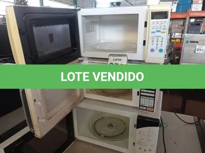 LOTE 379 - 03 MICROONDAS MARCAS E MODELOS DIVERSOS C/PRATO. (NO ESTADO) ATENÇÃO! FAZER A VISITAÇÃO ANTES DE ARREMATAR, NÃO SABEMOS SE FUNCIONA. LEILÃO NÃO TEM GARANTIA E NEM DEVOLUÇÃO, SUJEITO A POSSÍVEIS AVARIAS VISÍVEIS/OCULTAS E/OU AUSÊNCIA DE COMPONENTES.