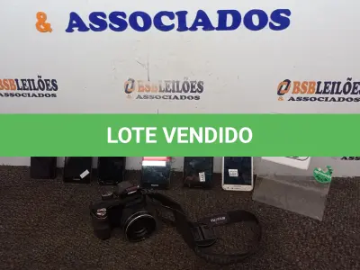 LOTE 399 - 01 CÂMERA DIGITAL MARCA FUJIFILM 06 CELULARES MARCAS E MODELOS DIVERSOS P/RETIRADA DE PEÇAS. (NO ESTADO) ATENÇÃO! FAZER A VISITAÇÃO ANTES DE ARREMATAR, NÃO SABEMOS SE FUNCIONA. LEILÃO NÃO TEM GARANTIA E NEM DEVOLUÇÃO, SUJEITO A POSSÍVEIS AVARIAS VISÍVEIS/OCULTAS E/OU AUSÊNCIA DE COMPONENTES.