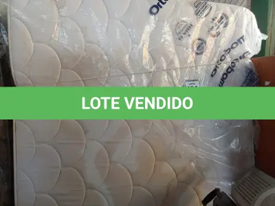 LOTE 464 - 01 CAMA BOX KING P/CASAL. (NO ESTADO) ATENÇÃO! FAZER A VISITAÇÃO ANTES DE ARREMATAR, NÃO SABEMOS SE FUNCIONA. LEILÃO NÃO TEM GARANTIA E NEM DEVOLUÇÃO, SUJEITO A POSSÍVEIS AVARIAS VISÍVEIS/OCULTAS E/OU AUSÊNCIA DE COMPONENTES.