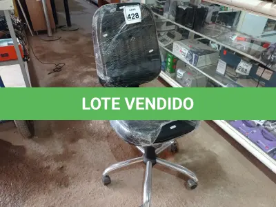 LOTE 428 - 01 CADEIRA GIRATÓRIA P/ESCRITÓRIO. (NO ESTADO) ATENÇÃO! FAZER A VISITAÇÃO ANTES DE ARREMATAR, NÃO SABEMOS SE FUNCIONA. LEILÃO NÃO TEM GARANTIA E NEM DEVOLUÇÃO, SUJEITO A POSSÍVEIS AVARIAS VISÍVEIS/OCULTAS E/OU AUSÊNCIA DE COMPONENTES.
