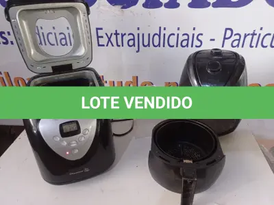 LOTE 333 - 01 MÁQUINA DE FAZER PÃO E 01 AIR FRYER MARCAS E MODELOS DIVERSOS. (NO ESTADO) ATENÇÃO! FAZER A VISITAÇÃO ANTES DE ARREMATAR, NÃO SABEMOS SE FUNCIONA. LEILÃO NÃO TEM GARANTIA E NEM DEVOLUÇÃO, SUJEITO A POSSÍVEIS AVARIAS VISÍVEIS/OCULTAS E/OU AUSÊNCIA DE COMPONENTES.