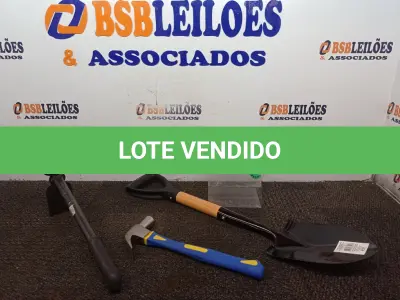 LOTE 421 - 01 MARTELO, 01 MINI PÁ E 01 SACHO P/JARDIM(NOVO). (NO ESTADO) ATENÇÃO! FAZER A VISITAÇÃO ANTES DE ARREMATAR, NÃO SABEMOS SE FUNCIONA. LEILÃO NÃO TEM GARANTIA E NEM DEVOLUÇÃO, SUJEITO A POSSÍVEIS AVARIAS VISÍVEIS/OCULTAS E/OU AUSÊNCIA DE COMPONENTES.