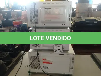 LOTE 379 - 03 MICROONDAS MARCAS E MODELOS DIVERSOS C/PRATO. (NO ESTADO) ATENÇÃO! FAZER A VISITAÇÃO ANTES DE ARREMATAR, NÃO SABEMOS SE FUNCIONA. LEILÃO NÃO TEM GARANTIA E NEM DEVOLUÇÃO, SUJEITO A POSSÍVEIS AVARIAS VISÍVEIS/OCULTAS E/OU AUSÊNCIA DE COMPONENTES.