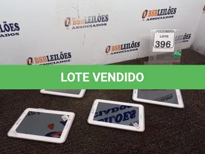 LOTE 396 - 05 TABLETS MARCAS E MODELOS DIVERSOS P/RETIRADA DE PEÇAS. (NO ESTADO) ATENÇÃO! FAZER A VISITAÇÃO ANTES DE ARREMATAR, NÃO SABEMOS SE FUNCIONA. LEILÃO NÃO TEM GARANTIA E NEM DEVOLUÇÃO, SUJEITO A POSSÍVEIS AVARIAS VISÍVEIS/OCULTAS E/OU AUSÊNCIA DE COMPONENTES.