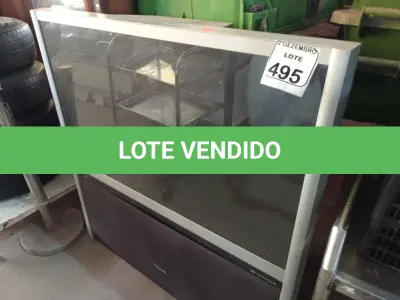 LOTE 495 - 01 TV DE TUBO ANTIGA MARCA TOSHIBA. (NO ESTADO) ATENÇÃO! FAZER A VISITAÇÃO ANTES DE ARREMATAR, NÃO SABEMOS SE FUNCIONA. LEILÃO NÃO TEM GARANTIA E NEM DEVOLUÇÃO, SUJEITO A POSSÍVEIS AVARIAS VISÍVEIS/OCULTAS E/OU AUSÊNCIA DE COMPONENTES.