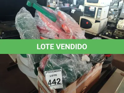 LOTE 442 - 02 CREPERIAS MARCAS E MODELOS DIVERSOS E DIVERSOS NÚMEROS E LETRAS DECORATIVOS DE FERRO P/PAREDE. (NO ESTADO) ATENÇÃO! FAZER A VISITAÇÃO ANTES DE ARREMATAR, NÃO SABEMOS SE FUNCIONA. LEILÃO NÃO TEM GARANTIA E NEM DEVOLUÇÃO, SUJEITO A POSSÍVEIS AVARIAS VISÍVEIS/OCULTAS E/OU AUSÊNCIA DE COMPONENTES.