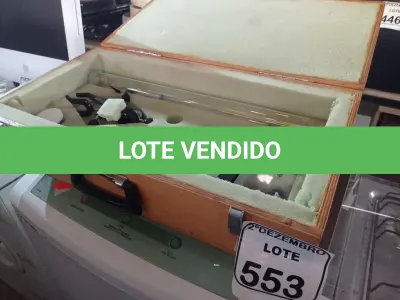 LOTE 553 - 01 CAIXA DE MADEIRA P/MATERIAIS DE LABORATÓRIO. (NO ESTADO) ATENÇÃO! FAZER A VISITAÇÃO ANTES DE ARREMATAR, NÃO SABEMOS SE FUNCIONA. LEILÃO NÃO TEM GARANTIA E NEM DEVOLUÇÃO, SUJEITO A POSSÍVEIS AVARIAS VISÍVEIS/OCULTAS E/OU AUSÊNCIA DE COMPONENTES.