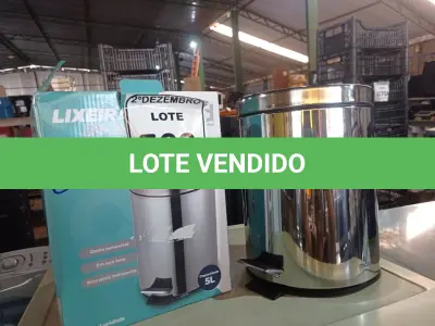 LOTE 562 - 01 LIXEIRA EM INOX COM PEDAL 5L MARCA MOOD. (NO ESTADO) ATENÇÃO! FAZER A VISITAÇÃO ANTES DE ARREMATAR, NÃO SABEMOS SE FUNCIONA. LEILÃO NÃO TEM GARANTIA E NEM DEVOLUÇÃO, SUJEITO A POSSÍVEIS AVARIAS VISÍVEIS/OCULTAS E/OU AUSÊNCIA DE COMPONENTES.