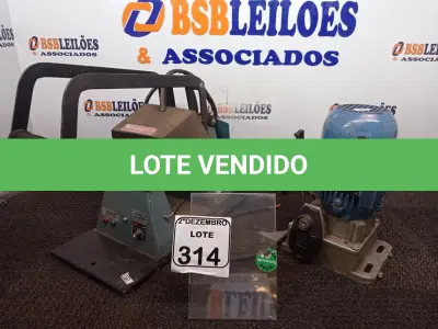 LOTE 314 - 01 MOTOR DE PORTÃO INCOMPLETO MARCA ROSSI E 01 MÁQUINA DE ESTAMPAR BONÉ MARCA RIMAQ. (NO ESTADO) ATENÇÃO! FAZER A VISITAÇÃO ANTES DE ARREMATAR, NÃO SABEMOS SE FUNCIONA. LEILÃO NÃO TEM GARANTIA E NEM DEVOLUÇÃO, SUJEITO A POSSÍVEIS AVARIAS VISÍVEIS/OCULTAS E/OU AUSÊNCIA DE COMPONENTES.